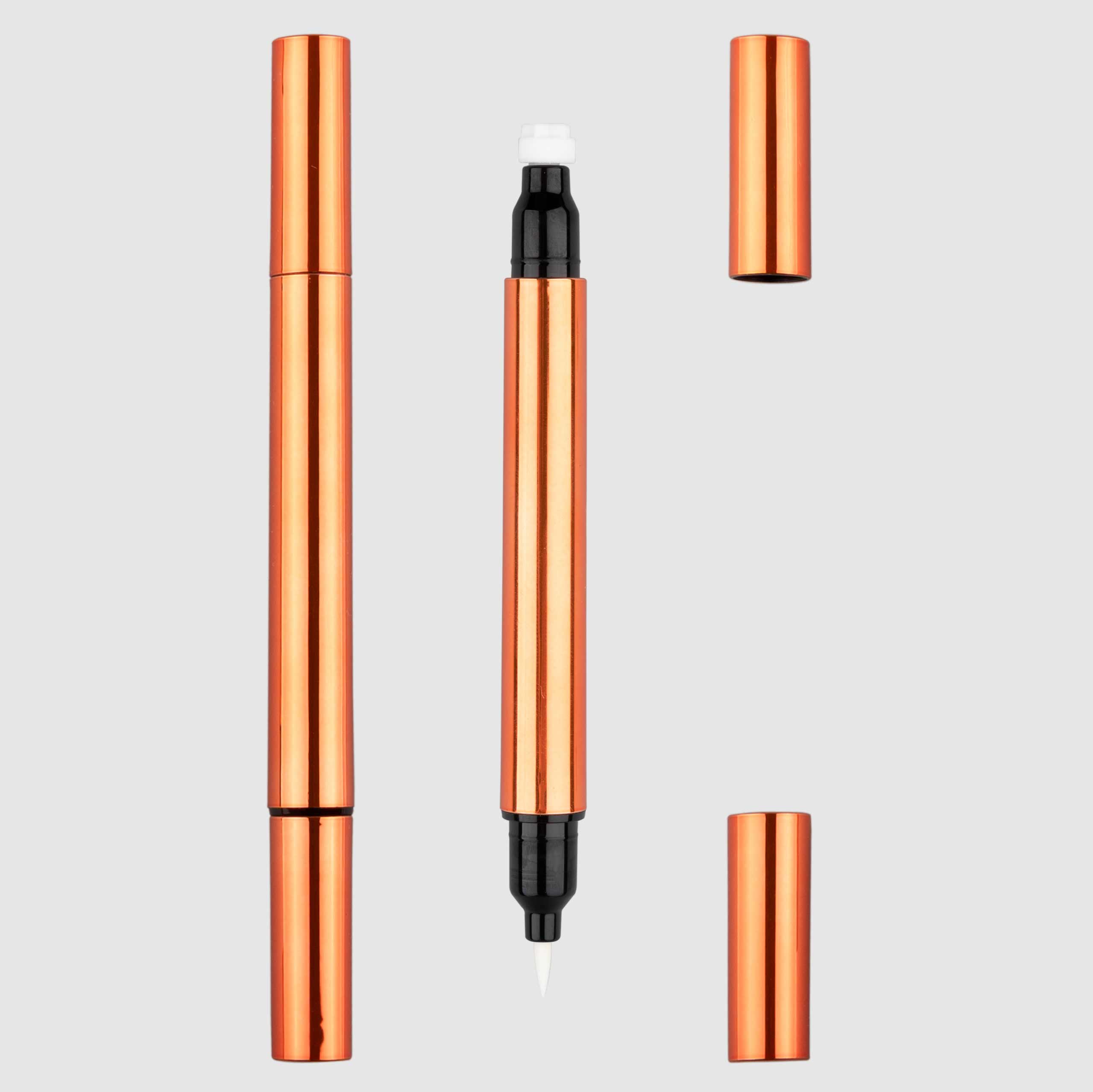 Eyeliner cecair dengan pembungkusan setem